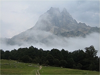 IMG_5688 11 juli even boven las de B-A met zicht op de pic du midi d ossau 200